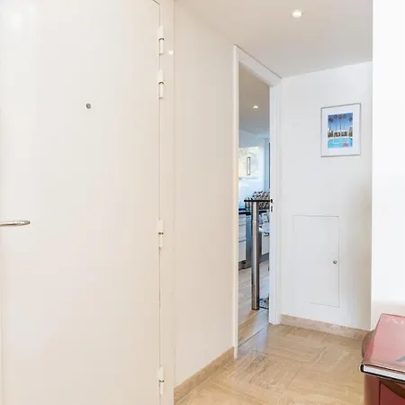 Apartment 2-br In High Residential